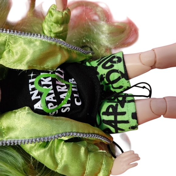 Rainbow High Hunter Fashion Doll Green Outfit Only 10" - Picture 2 of 11